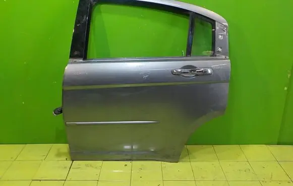Chrysler Sebring (JS) Rear door SP210