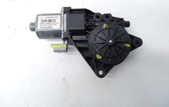 KIA Pro Cee'd I Front door window regulator motor 834501P000