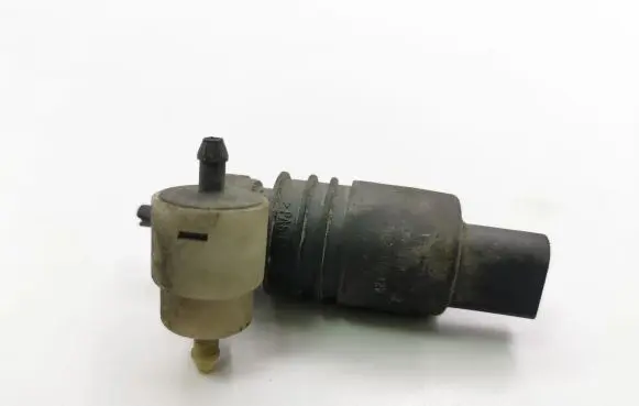 Audi A6 S6 C5 4B Windscreen/windshield washer pump