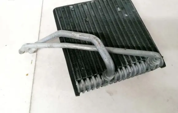 Audi TT Mk1 A/C cooling radiator (condenser)
