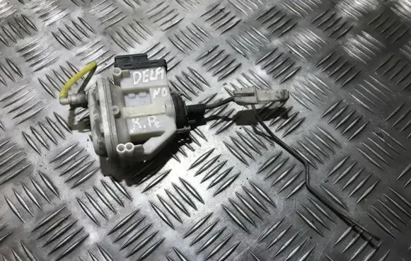 Volkswagen PASSAT B4 Central locking vacuum pump 3a0862153b