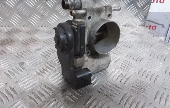 Opel Zafira B Throttle valve 055352858 25362123