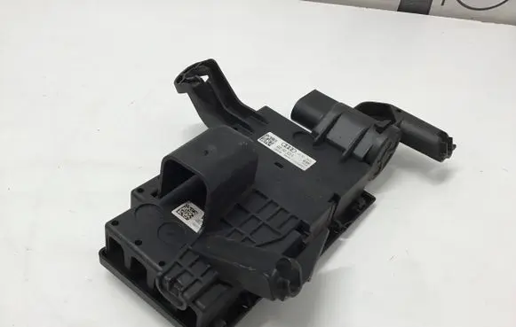 Volkswagen Touareg III Current control relay 4M0941823A