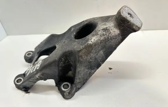 Audi A4 S4 B8 8K Engine mounting bracket 8K0199307BK