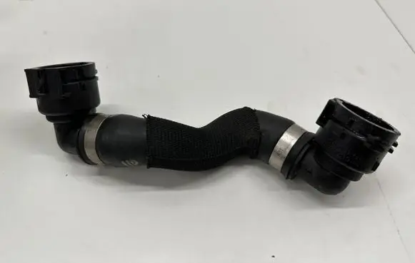 BMW 5 G30 G31 Engine coolant pipe/hose