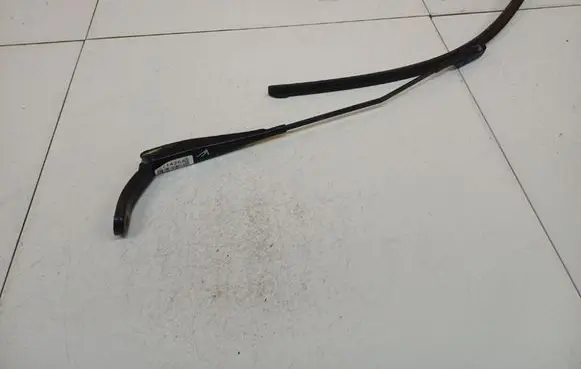 Citroen Berlingo Front wiper blade arm