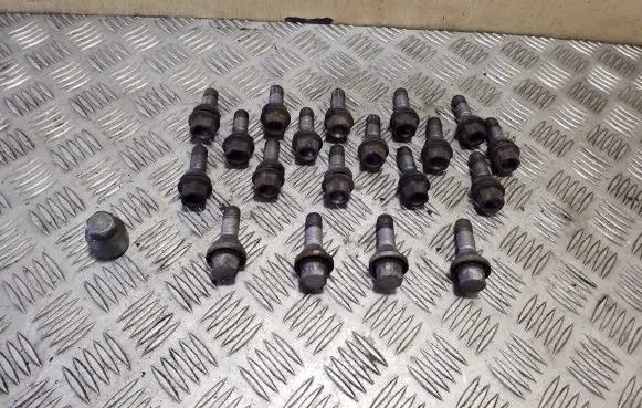 Volvo XC70 Nuts/bolts 