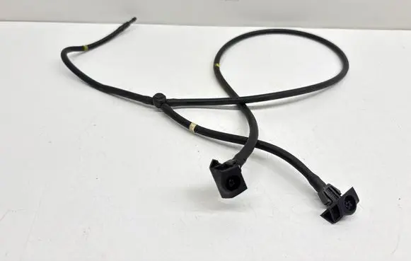 Nissan Juke I F15 Windshield washer spray nozzle 