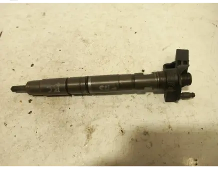 Volkswagen PASSAT B6 Fuel injector 03l130277