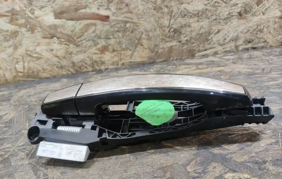 Chevrolet Malibu Rear door exterior handle 13505892
