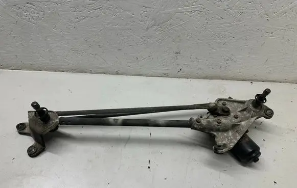 Honda CR-V Front wiper linkage and motor