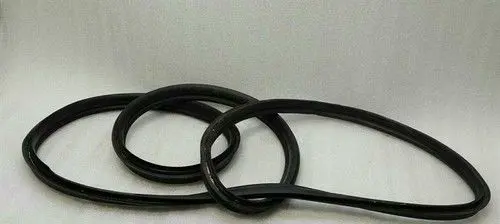 Mercedes-Benz ML W164 Front door rubber seal A1647401178