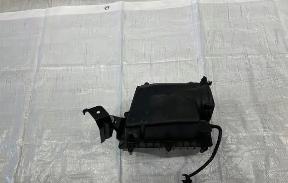 Jaguar F-Pace Air filter box GX639600BE