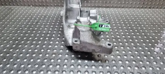 Volvo V40 Engine mounting bracket S27698774 31401103