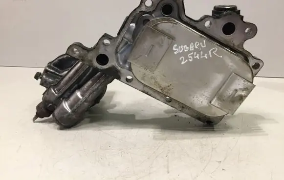 Subaru Legacy Oil filter mounting bracket
