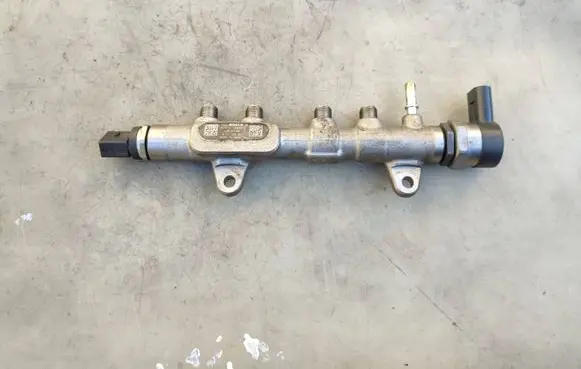 BMW 1 F20 F21 Fuel main line pipe 851162903 0445213026
