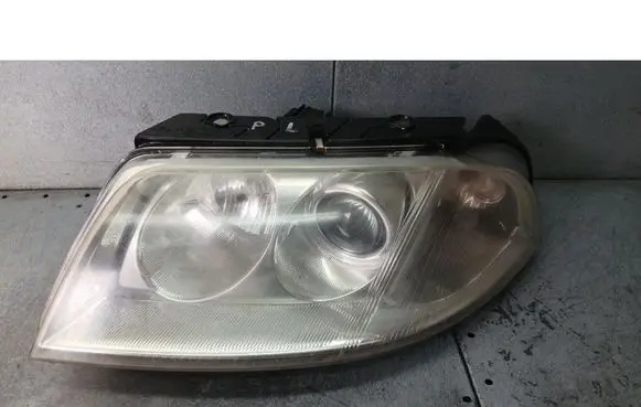 Volkswagen PASSAT B5.5 Front reflector 