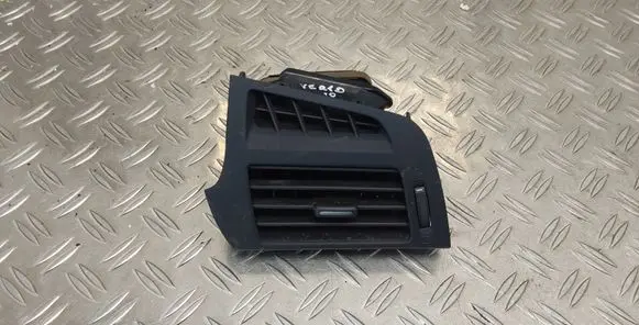Toyota Verso Dashboard side air vent grill/cover trim 556500F020