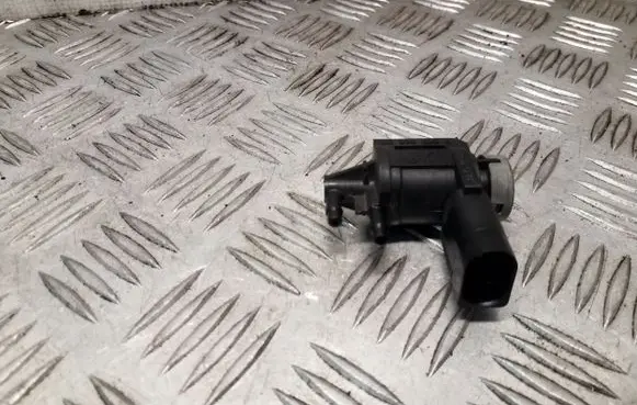 Volkswagen Tiguan Turbo solenoid valve 1K0906283A