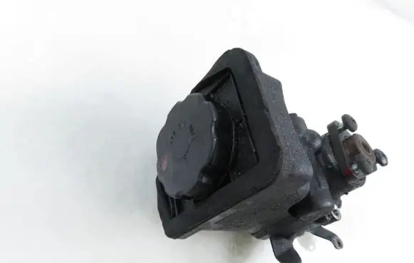BMW 5 E60 E61 Power steering pump 7693974
