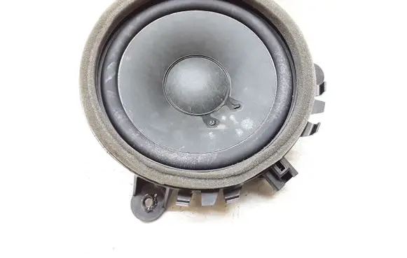 Volvo V70 Front door speaker 30657445