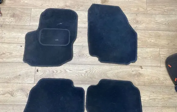 Ford Mondeo MK IV Car floor mat set