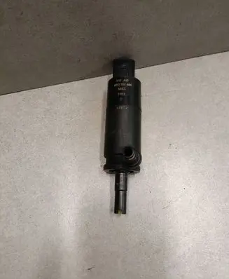 Volkswagen Golf VII Windscreen/windshield washer pump 6R0955681