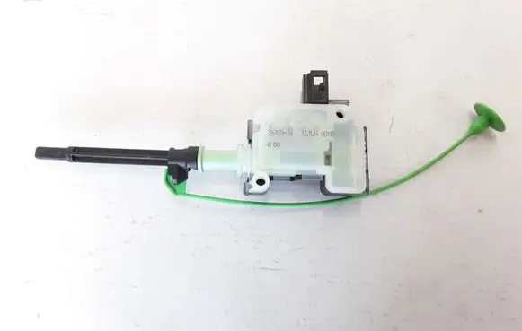 Fuel tank cap lock