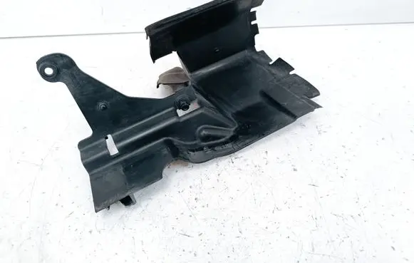 Volvo S60 Intercooler air channel guide 31353046