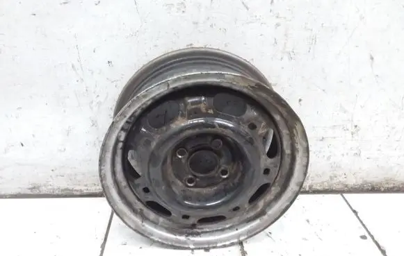 Volkswagen PASSAT B4 R14 steel rim 357601025A