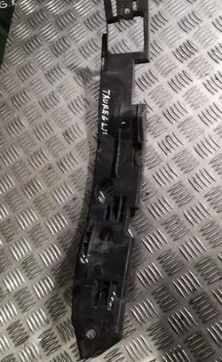 Volkswagen Touareg I Front bumper mounting bracket 7l6807183c