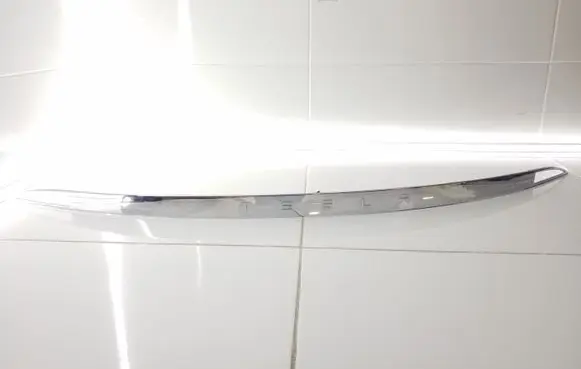Tesla Model S Tailgate trim 100885600C
