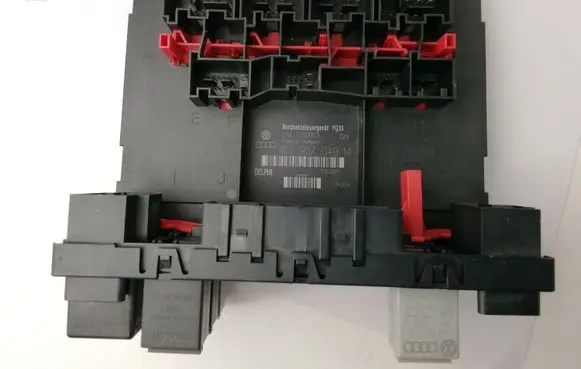 Volkswagen Golf V Comfort/convenience module 1K0937049M