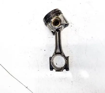 Volkswagen PASSAT B5.5 Piston with connecting rod