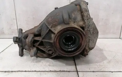 Mercedes-Benz SL R230 Rear differential/diff mount bracket A2303504114