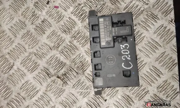 Mercedes-Benz C W203 Door control unit/module 2038201585