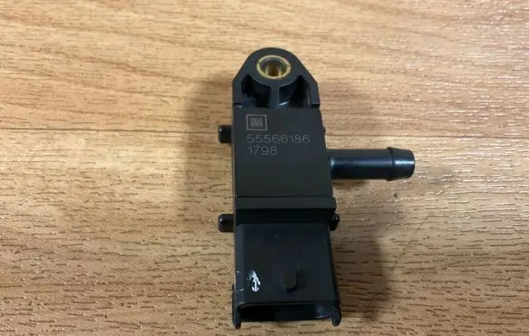 Opel Insignia A Exhaust gas pressure sensor 55566186 1798