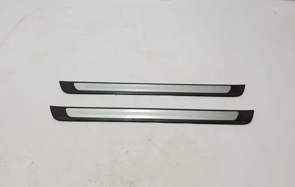 Front sill trim cover