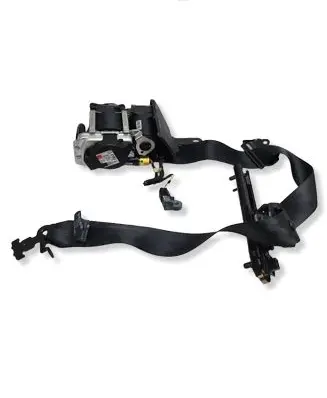 Volvo XC90 Front seatbelt 32131145