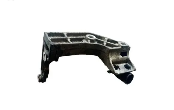 Nissan Primera Engine mounting bracket