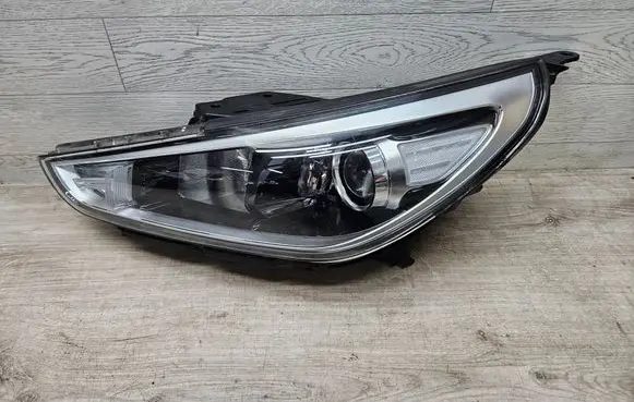 Hyundai i30 Headlight/headlamp 92101G4020