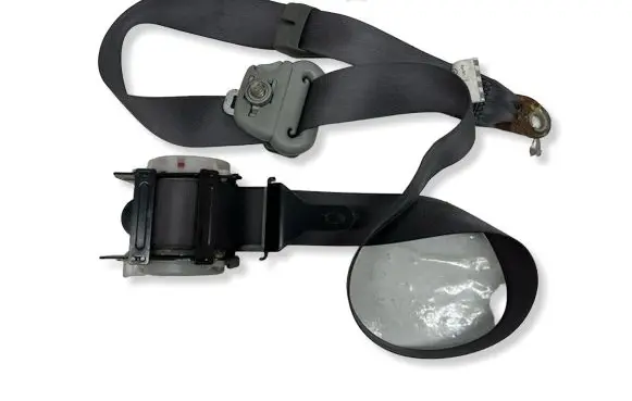 Mitsubishi Pajero Front seatbelt N1684