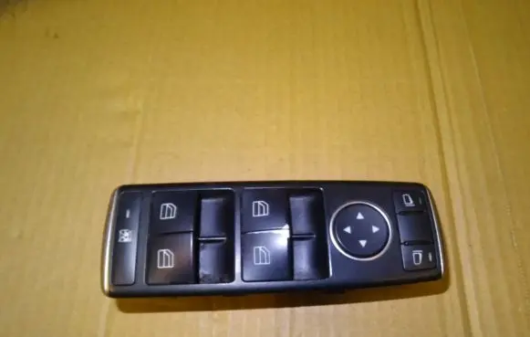 Mercedes-Benz B W246 W242 Electric window control switch A1669054300
