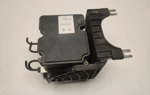 Mercedes-Benz B W246 W242 ABS Pump A0084319212