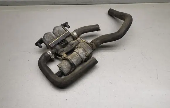 BMW 5 E39 Coolant heater control valve 8374994 1147412135