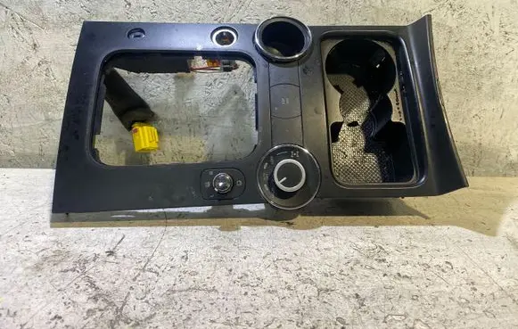 Volkswagen Touareg I Cup holder 7L6858601A 314700100 SR0484704