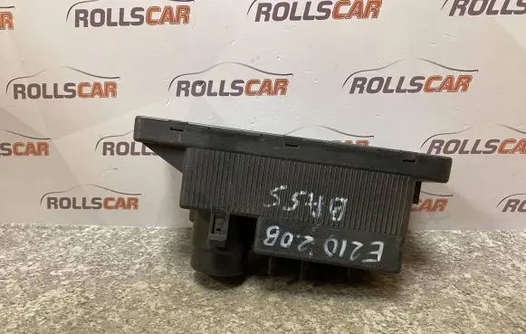 Mercedes-Benz E W210 Central locking motor 0132006339 2108000148