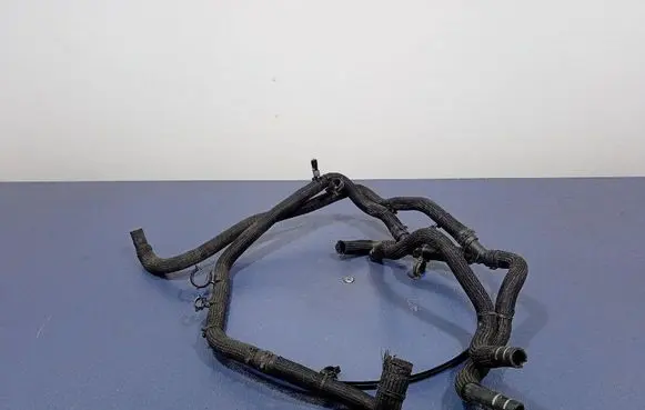 Engine coolant pipe/hose