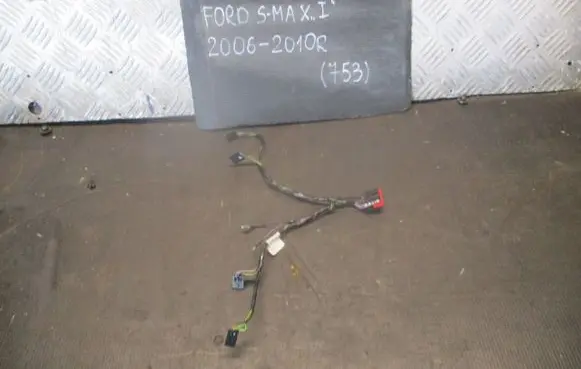 Ford S-MAX EUR ISO radio connector 