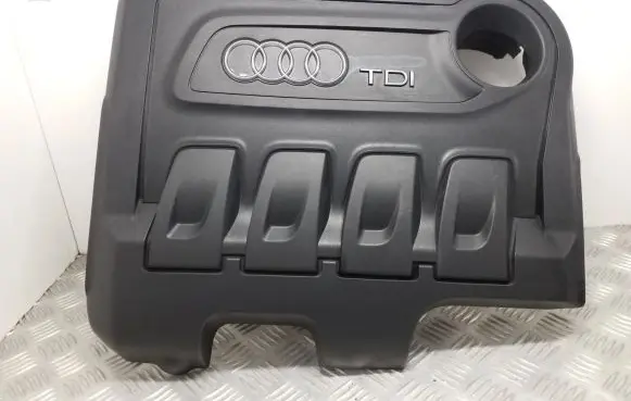 Audi Q3 8U Engine cover (trim) 03L103925S